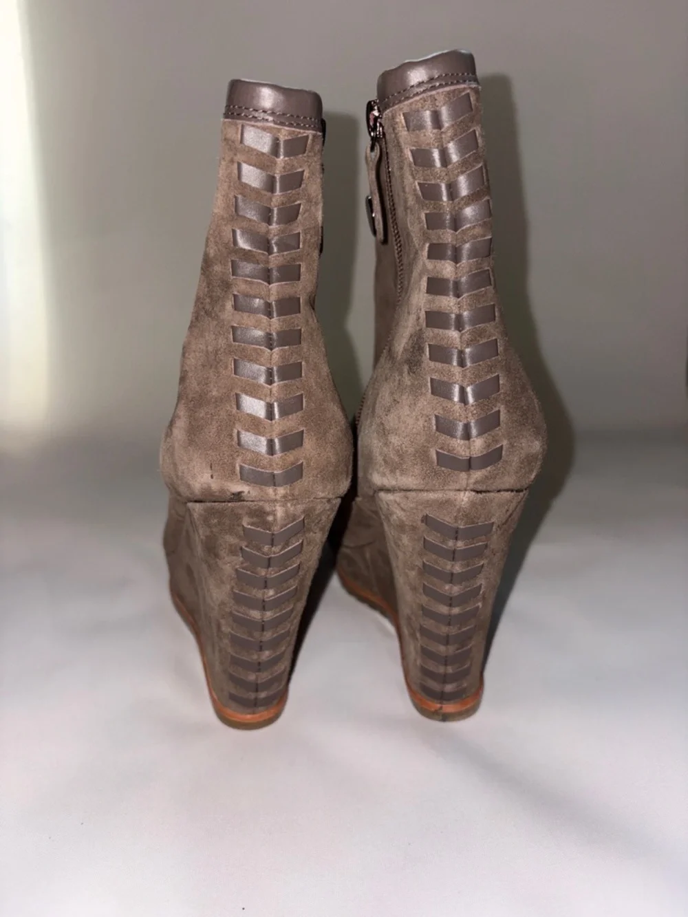 Isola suede wedge